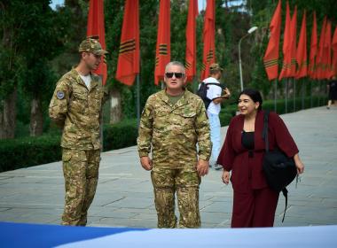 Стометровый флаг России развернули на Мамаевом кургане курсанты Центра «ВОИН»