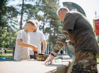 Жители Хабаровска прошли «Тропу воина» в День ветерана боевых действий