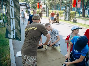 Жители Хабаровска прошли «Тропу воина» в День ветерана боевых действий
