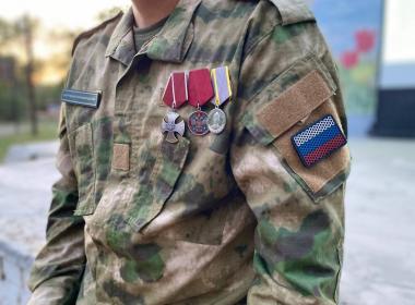 Калмыцкие курсанты пообщались с ветераном трех военных конфликтов Эрдни Хуцаевым