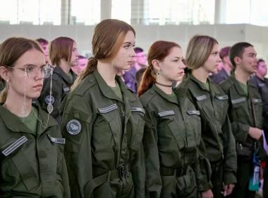 Директор Центра «ВОИН» и директор ВДЦ «Смена» открыли межрегиональную смену «Время юных героев» в Анапе