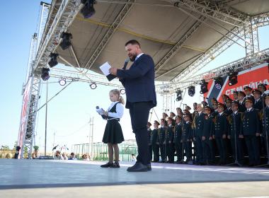 Дмитрий Шевченко встретился с семьей Абдуллиных, представляющих Центр «ВОИН» в финале «Семейной зарницы»