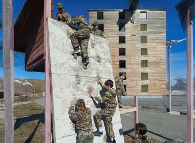 Дети участников СВО прошли полосу препятствий в чеченском филиале Центра «ВОИН»