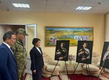 В Калмыкии Центр «ВОИН» организовал выставку «Жёны героев»